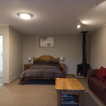 One Bedroom Country Cottage Motueka Exterior photo
